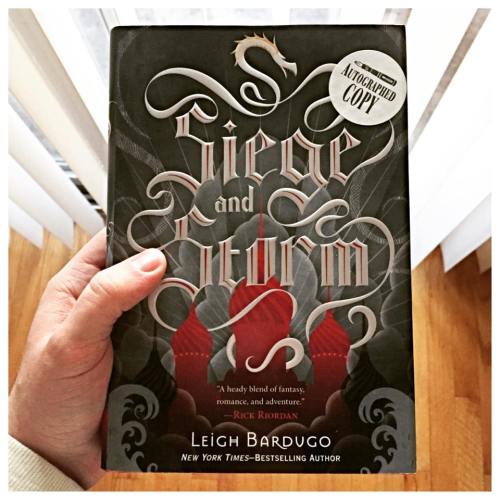 leigh bardugo shadow and bone grisha trilogy